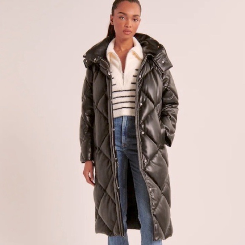 New With Tags Abercrombie Ultra Long Vegan Leather Quilted Puffer Jacket Black M